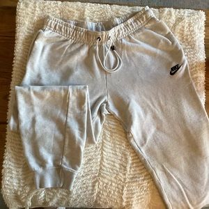 Nike Men’s light gray jogger sweatpants